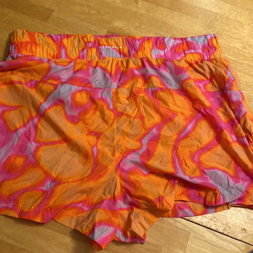 Fabletics shorts - Picture 3 of 4